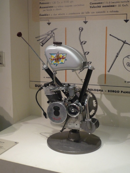 Datei:Cucciolo-Motor 1943.jpg